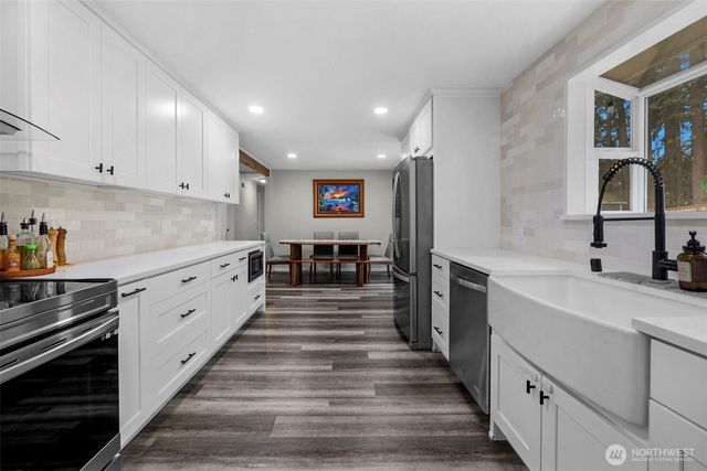14106 Cascadian Way, Everett, WA 98208