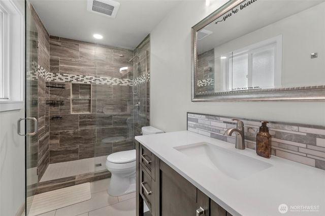 14106 Cascadian Way, Everett, WA 98208