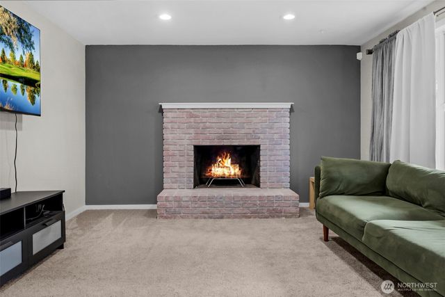 14106 Cascadian Way, Everett, WA 98208