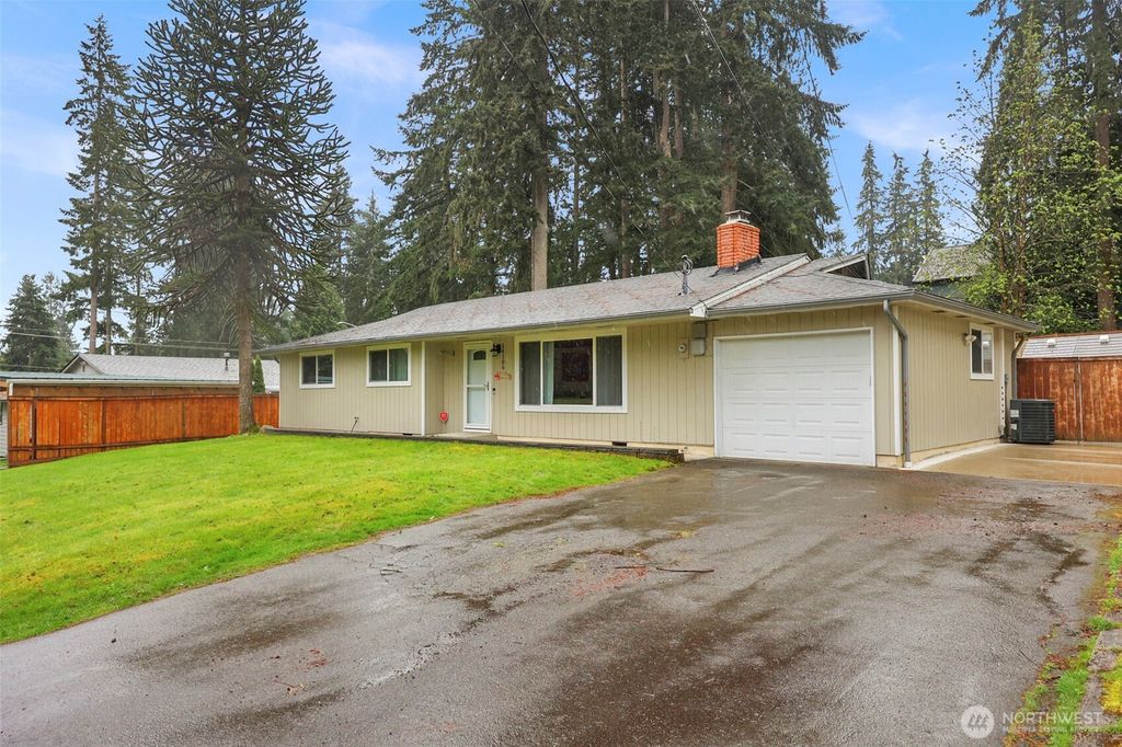 14106 Cascadian Way, Everett, WA 98208
