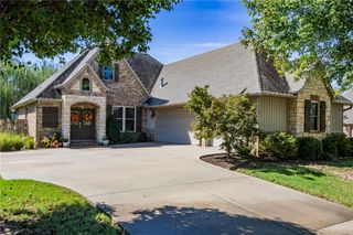 3671 W Bowling Green Place, Fayetteville, AR 72704