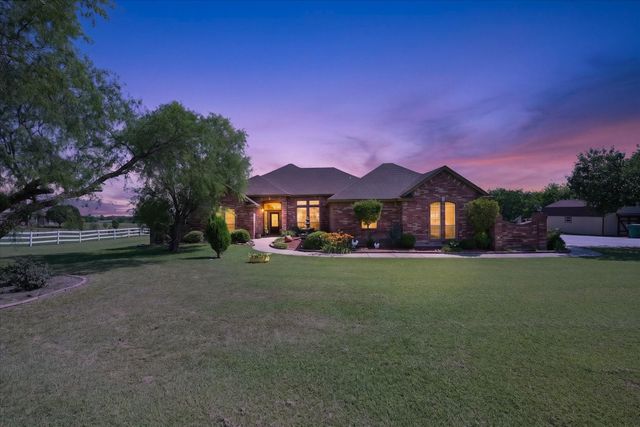 5530 N Interstate Highway 45, Ennis, TX 75119
