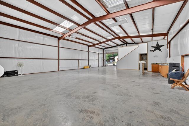 5530 N Interstate Highway 45, Ennis, TX 75119