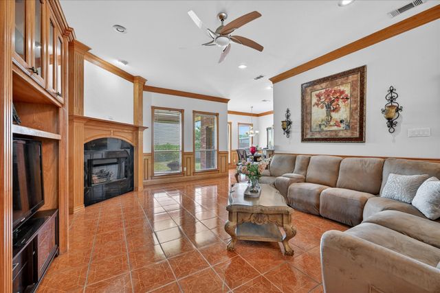 5530 N Interstate Highway 45, Ennis, TX 75119