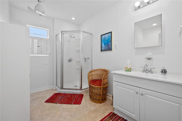 302 Fulton Ave, Rockport, TX 78382