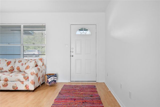 302 Fulton Ave, Rockport, TX 78382