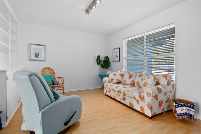 302 Fulton Ave, Rockport, TX 78382