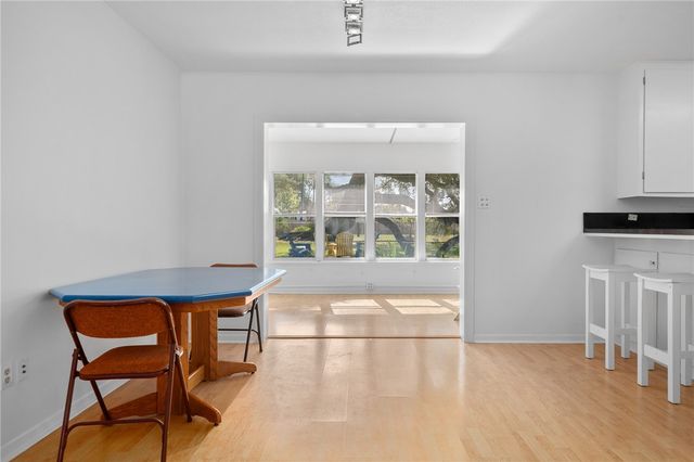 302 Fulton Ave, Rockport, TX 78382