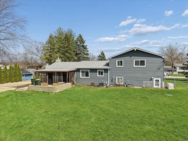 2N548 Pleasant Avenue, Glen Ellyn, IL 60137