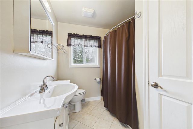 2N548 Pleasant Avenue, Glen Ellyn, IL 60137