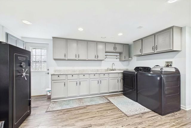 2N548 Pleasant Avenue, Glen Ellyn, IL 60137