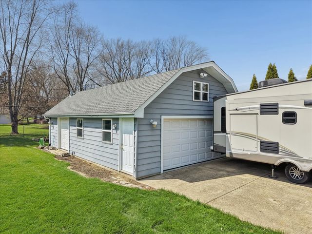 2N548 Pleasant Avenue, Glen Ellyn, IL 60137