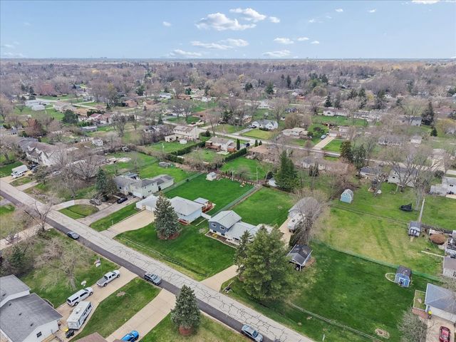 2N548 Pleasant Avenue, Glen Ellyn, IL 60137