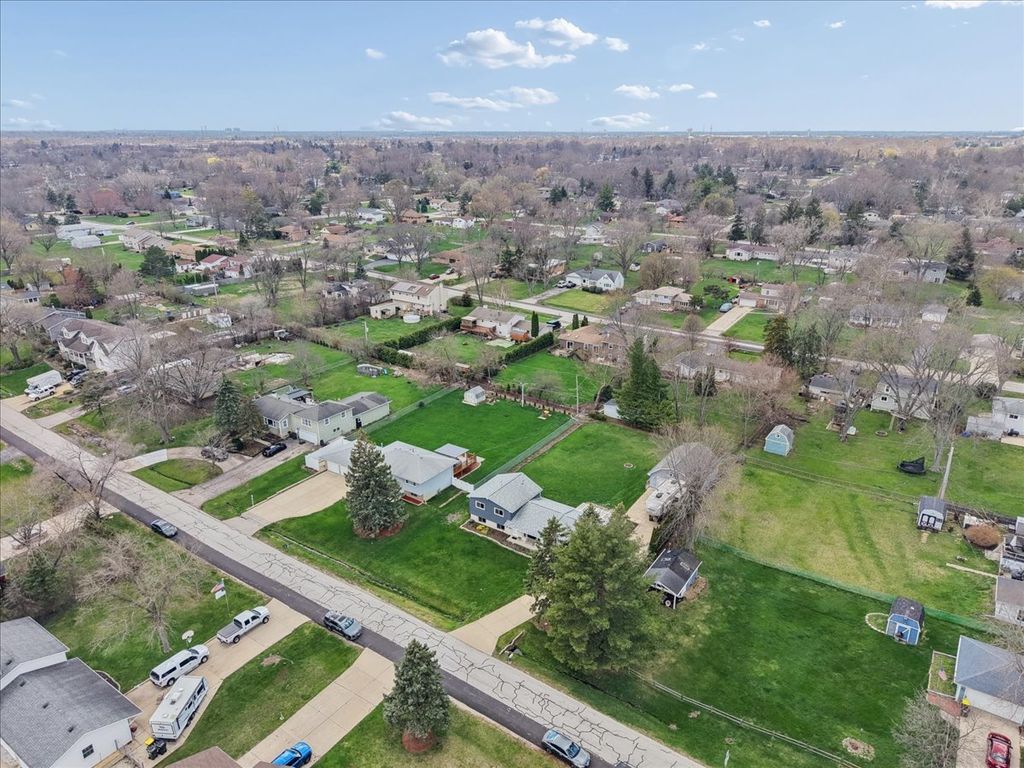 Image 26 of property listing at 2N548 Pleasant Avenue, Glen Ellyn, IL 60137