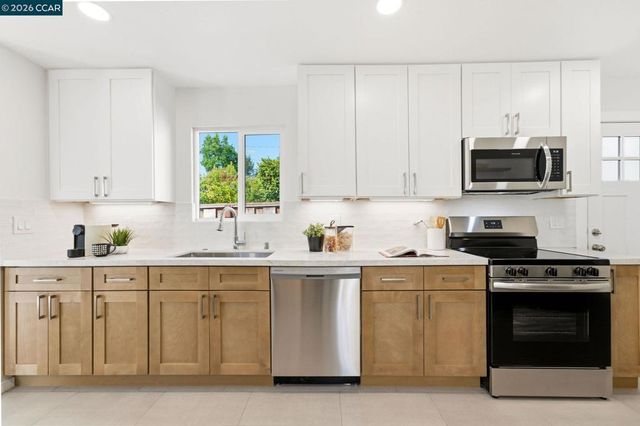 2808 Carmel Street, Oakland, CA 94602