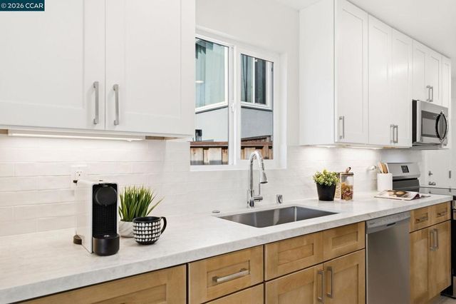2808 Carmel Street, Oakland, CA 94602