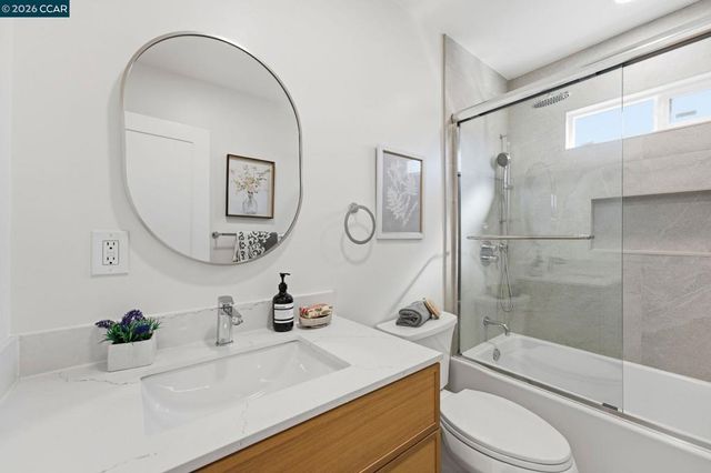2808 Carmel Street, Oakland, CA 94602