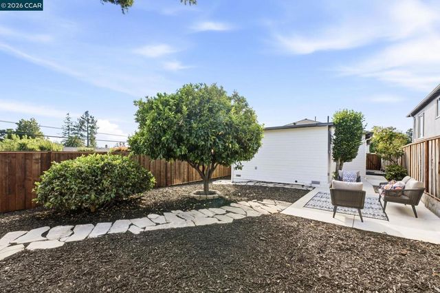 2808 Carmel Street, Oakland, CA 94602