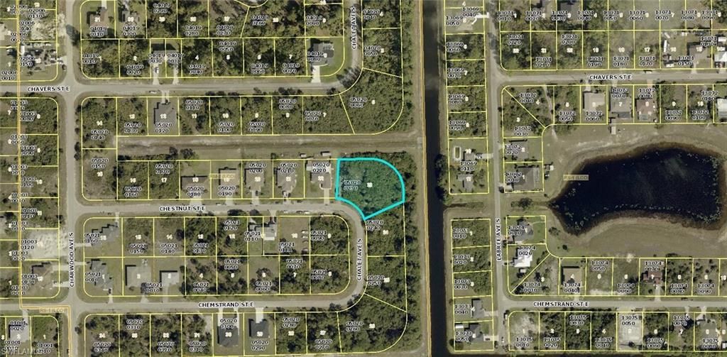 685/687 Chestnut ST E, LEHIGH ACRES, FL 33974 — photo 2