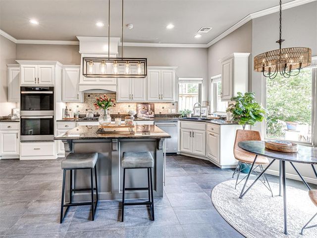 12500 Chateaux Road, Oklahoma City, OK 73142