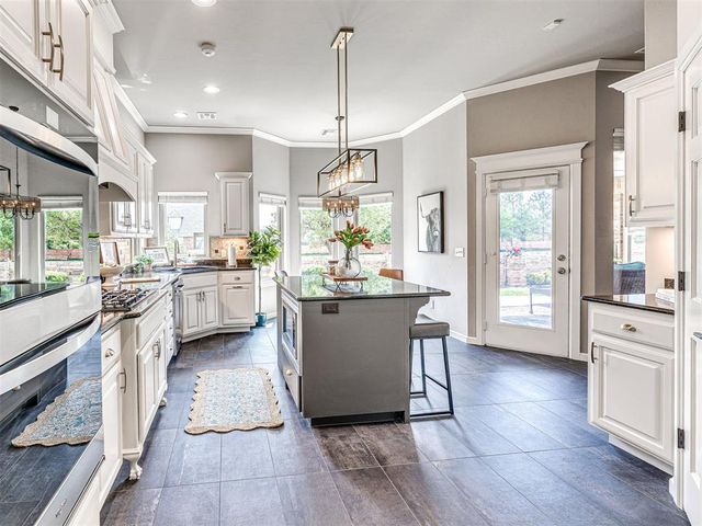 12500 Chateaux Road, Oklahoma City, OK 73142
