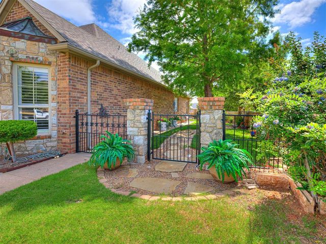 12500 Chateaux Road, Oklahoma City, OK 73142