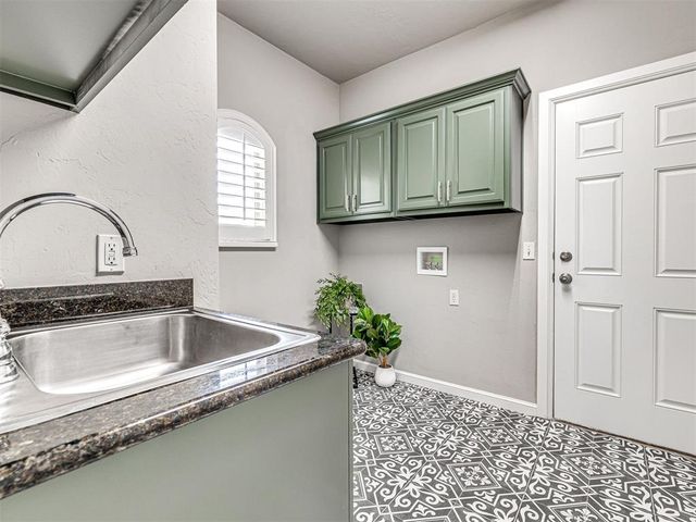 12500 Chateaux Road, Oklahoma City, OK 73142