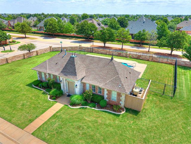 12500 Chateaux Road, Oklahoma City, OK 73142