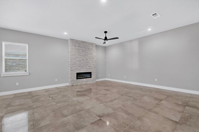 2604 Flora Lane, Denison, TX 75020