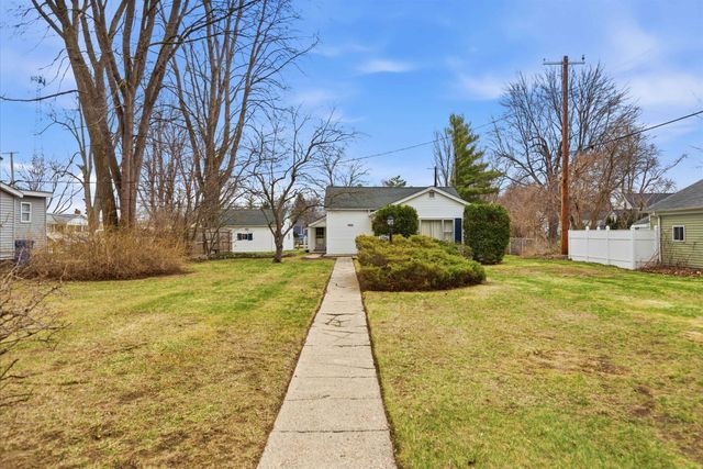 35960 Monroe Street, Richmond, MI 48062