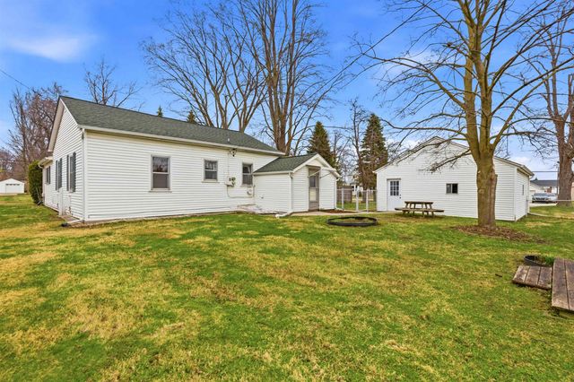 35960 Monroe Street, Richmond, MI 48062