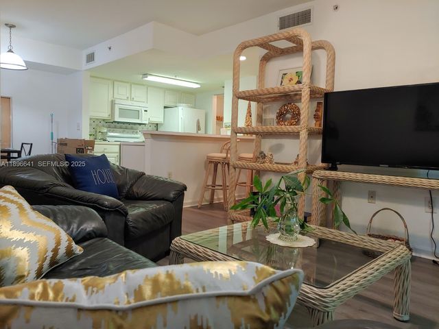 4122 Residence Drive 102, Fort Myers, FL 33901