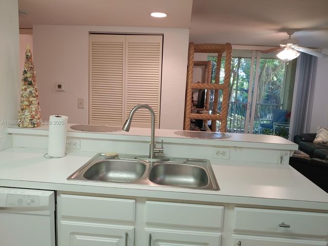 4122 Residence Drive 102, Fort Myers, FL 33901