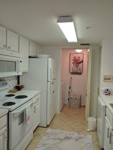4122 Residence Drive 102, Fort Myers, FL 33901