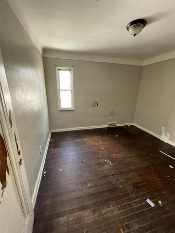 9205 Mckinney Street, Detroit, MI 48224