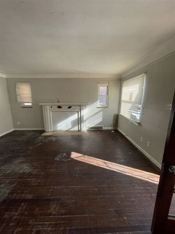 9205 Mckinney Street, Detroit, MI 48224