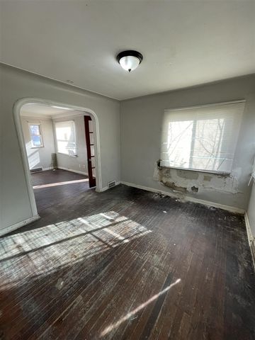 9205 Mckinney Street, Detroit, MI 48224