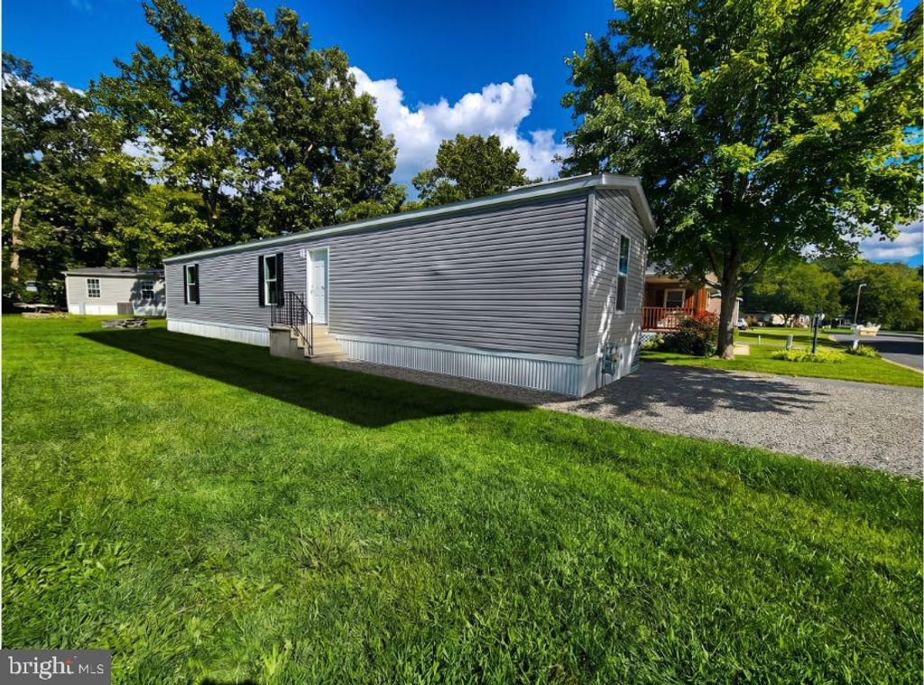 18 BIRCHWOOD DR, Pittsgrove, NJ 08318