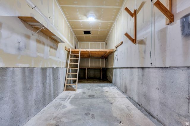 8675 N FRANKLIN DR, Eagle Mountain, UT 84005