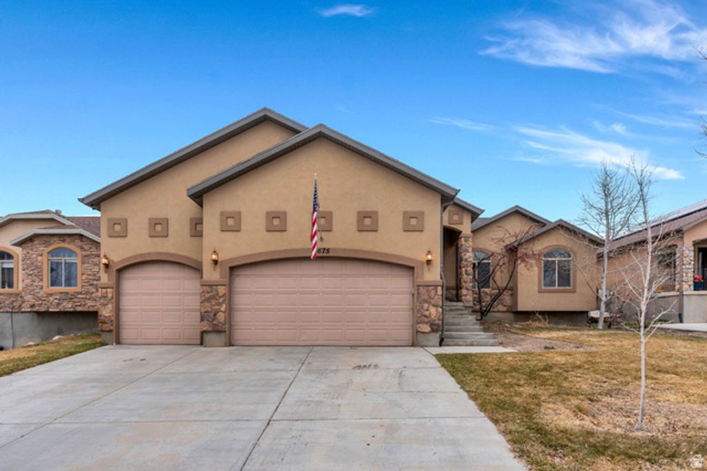 8675 N FRANKLIN DR, Eagle Mountain, UT 84005
