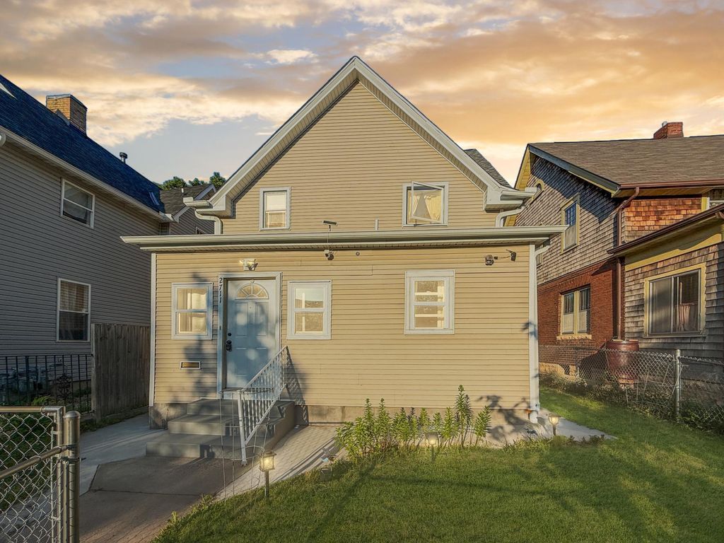 2711 14th Avenue S, Minneapolis, MN 55407
