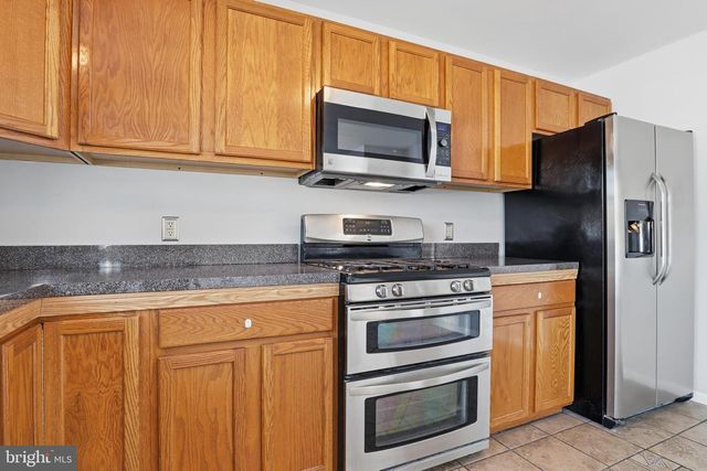 10 EVERGREEN TER, Manchester, PA 17345