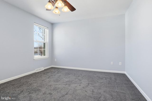 10 EVERGREEN TER, Manchester, PA 17345