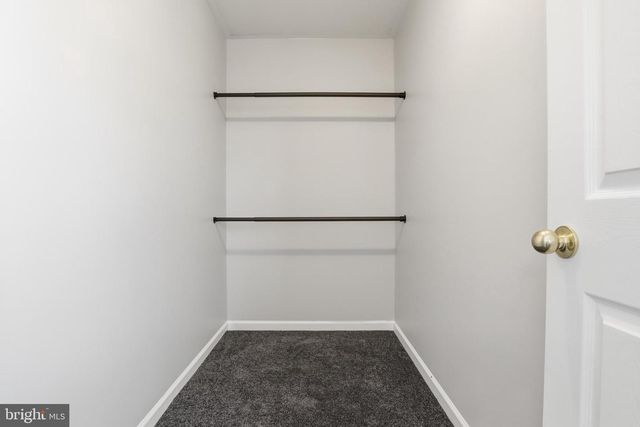 10 EVERGREEN TER, Manchester, PA 17345