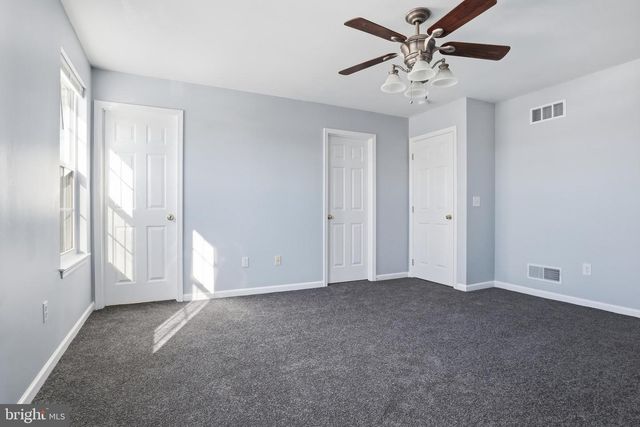 10 EVERGREEN TER, Manchester, PA 17345