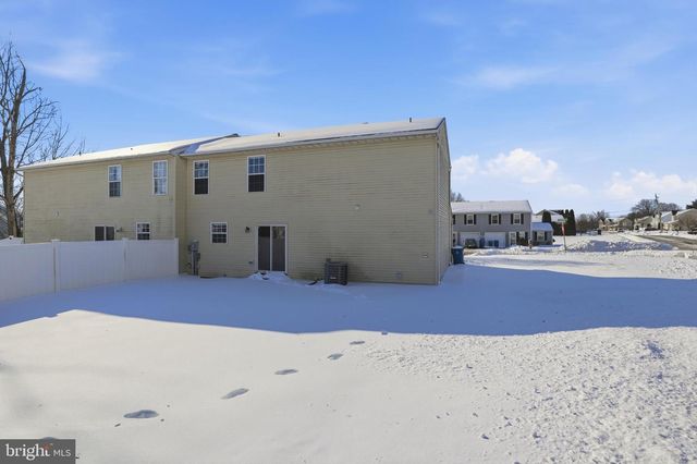 10 EVERGREEN TER, Manchester, PA 17345