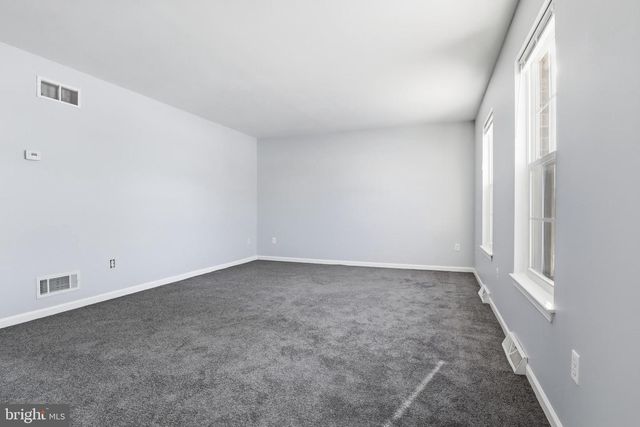 10 EVERGREEN TER, Manchester, PA 17345