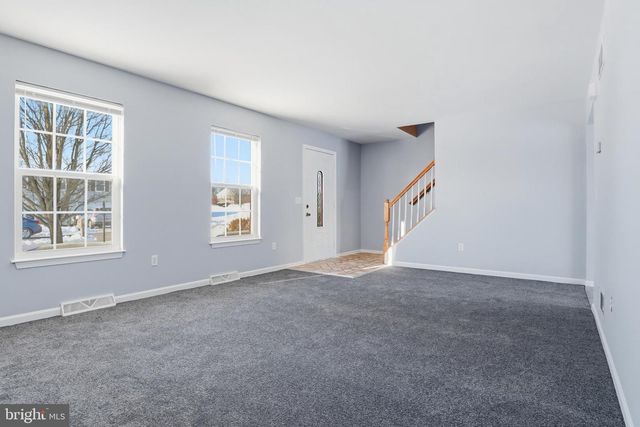 10 EVERGREEN TER, Manchester, PA 17345