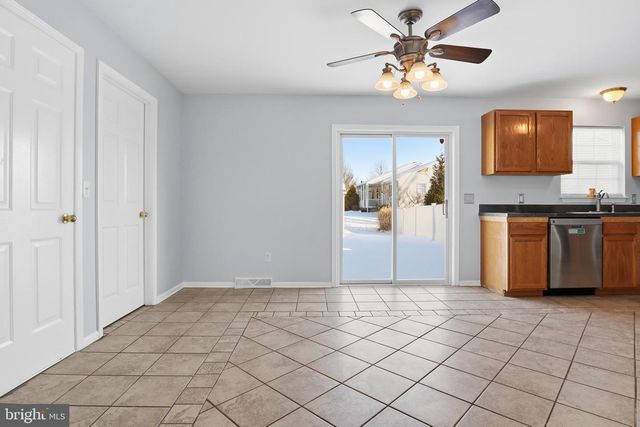 10 EVERGREEN TER, Manchester, PA 17345