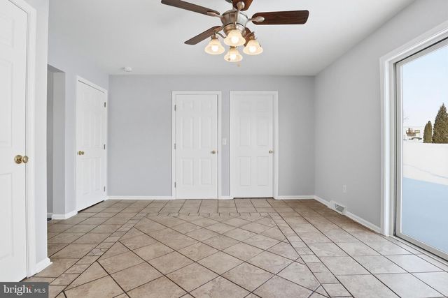 10 EVERGREEN TER, Manchester, PA 17345